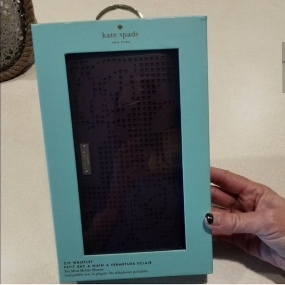 Price Drop! Kate♠️Spade Wristlet /Wallet - Picture 8 of 8